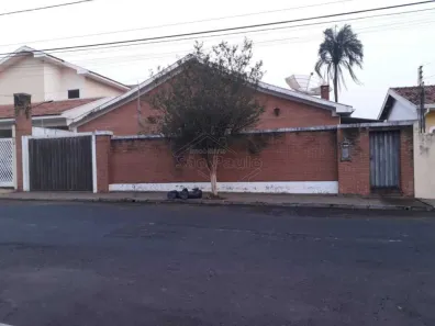 Casa com 3 Quartos à venda, 245m² no Jardim Primavera, Araraquara