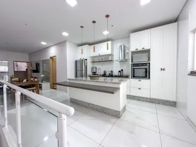 Sobrado com 4 Quartos à venda, 250m² no Santa Maria, Santo André