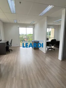 Sala Comercial para alugar, 65m² no Jurubatuba, São Paulo