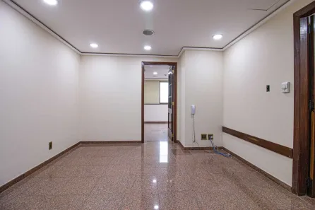 Ponto Comercial para alugar, 42m² no Moema, São Paulo