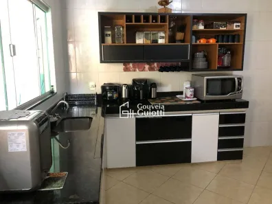 Casa com 3 Quartos à venda, 240m² no Setor Bougainville, Anápolis