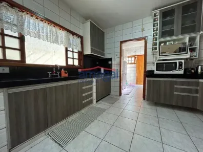 Casa com 3 Quartos à venda, 202m² no Jardim Santa Maria, Jacareí