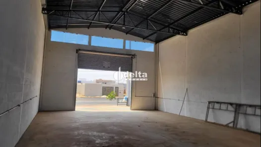 Ponto Comercial à venda, 217m² no Residencial Lago Azul, Uberlândia