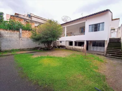 Casa com 3 Quartos à venda, 360m² no Jardim Brasília, Betim