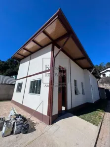 Casa com 2 Quartos à venda, 150m² no Castelanea, Petrópolis