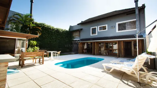 Casa com 3 Quartos à venda, 390m² no Vila Assunção, Porto Alegre