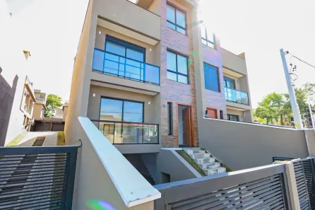 Sobrado com 3 Quartos à venda, 268m² no Tingui, Curitiba