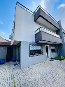 Sobrado com 3 Quartos à venda, 140m² no Tarumã, Curitiba