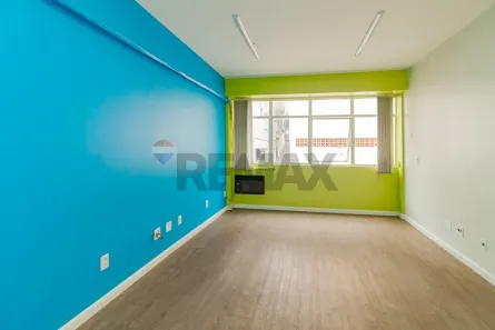 Sala Comercial à venda, 37m² no Mont Serrat, Porto Alegre