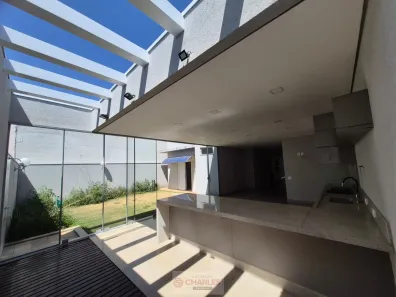 Casa com 3 Quartos à venda, 218m² no COND. PALM PARK, Estiva Gerbi