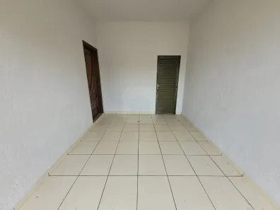 Casa com 3 Quartos para alugar, 70m² no Martins, Uberlândia