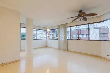 Apartamento com 3 Quartos para alugar, 137m² no Rio Branco, Porto Alegre