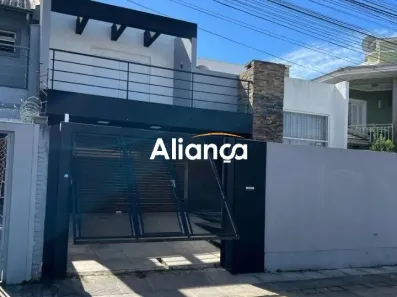 Casa com 3 Quartos para alugar, 250m² no Parque da Matriz, Cachoeirinha