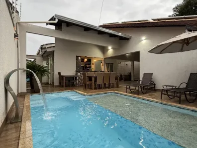 Casa com 3 Quartos à venda, 220m² no Plano Diretor Norte, Palmas