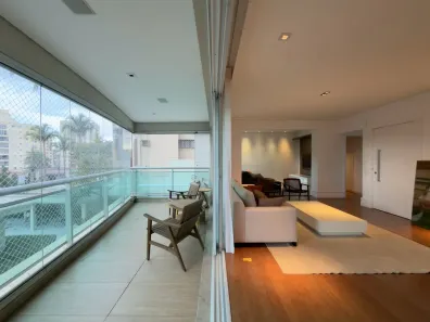 Apartamento com 3 Quartos para alugar, 157m² no Cambuí, Campinas