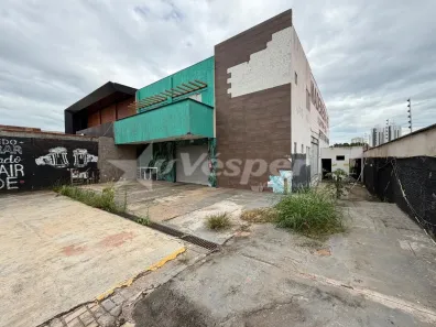 Prédio Comercial para alugar, 438m² no Vila Rosa, Goiânia