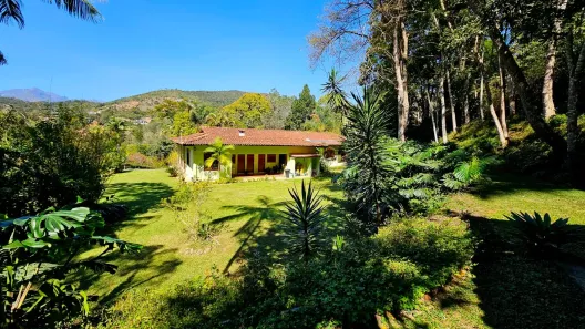 Fazenda/Sítio com 5 Quartos à venda, 321m² no Itaipava, Petrópolis