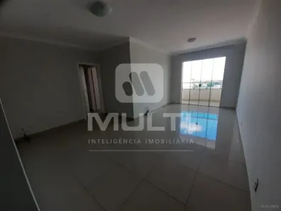 Apartamento com 3 Quartos para alugar, 94m² no Brasil, Patos de Minas