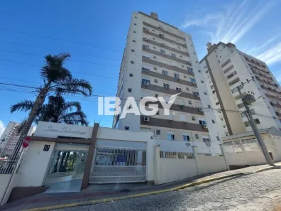Apartamento com 2 Quartos para alugar, 59m² no Barreiros, São José