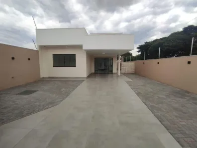 Casa com 3 Quartos para alugar, 100m² no Jardim Rebouças, Maringá