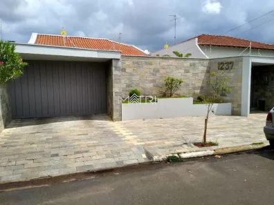 Imóvel Comercial com 4 Quartos para alugar, 293m² no Vila Harmonia, Araraquara