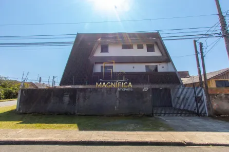 Sobrado com 4 Quartos à venda, 400m² no Capão Raso, Curitiba