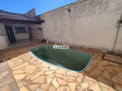 Casa com 4 Quartos à venda, 300m² no Santa Mônica, Uberlândia