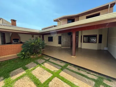 Casa com 4 Quartos para alugar, 288m² no Parque Novo Mundo, Americana