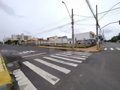 Lote/Terreno para alugar, 180m² no Segismundo Pereira, Uberlândia