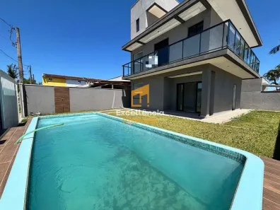 Sobrado com 4 Quartos à venda, 138m² no Guaratuba, Guaratuba