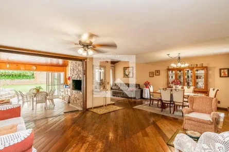 Casa com 4 Quartos à venda, 317m² no Três Figueiras, Porto Alegre