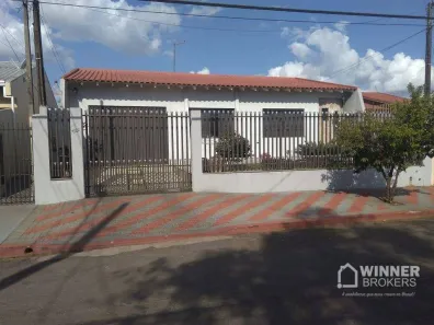 Casa com 5 Quartos à venda, 274m² no Jardim Bandeirantes, Arapongas