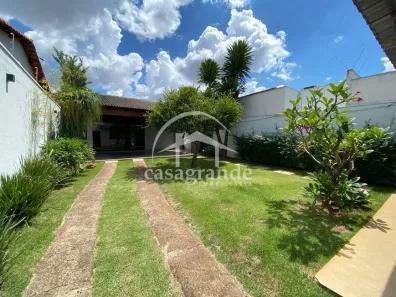 Casa com 3 Quartos à venda, 150m² no Jardim Karaíba, Uberlândia