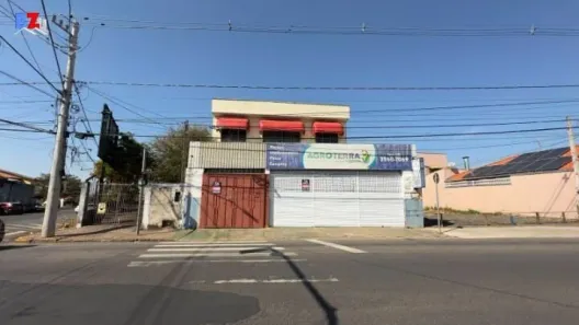 Sobrado com 3 Quartos para alugar, 794m² no Centro, Boituva
