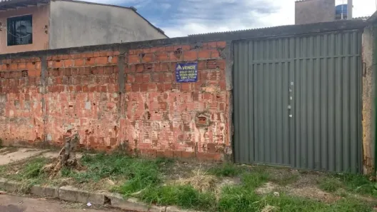 Lote/Terreno à venda, 150m² no Santa Maria, Brasília