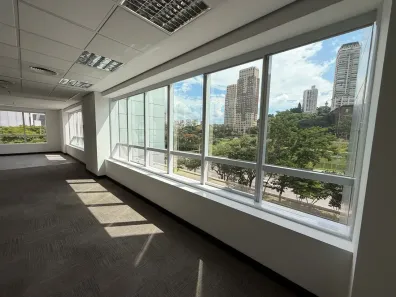 Sala Comercial para alugar, 137m² no Cidade Monções, São Paulo