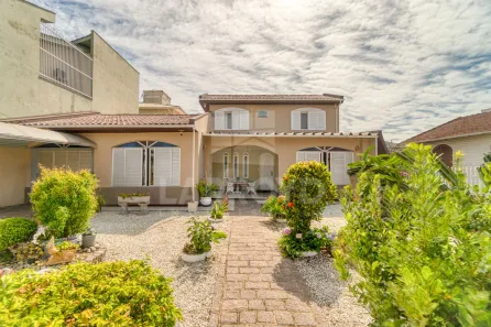 Casa com 3 Quartos à venda, 151m² no Oficinas, Tubarão
