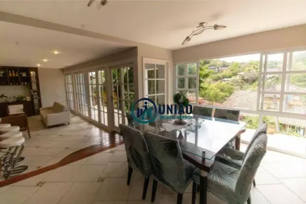 Casa de Condomínio com 3 Quartos à venda, 420m² no Mata Paca, Niterói