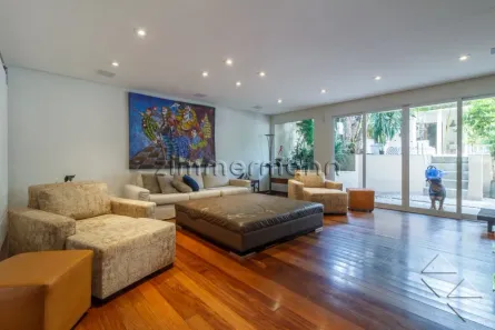 Sobrado com 4 Quartos à venda, 421m² no Sumaré, São Paulo