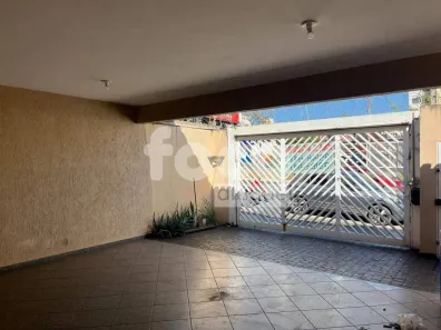 Casa com 3 Quartos para alugar, 200m² no Santa Mônica, Uberlândia