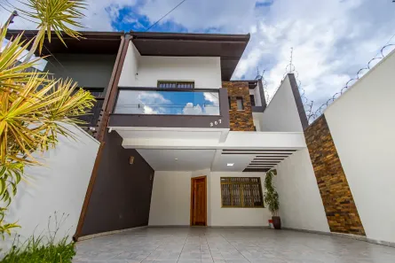 Sobrado com 3 Quartos à venda, 160m² no Boneca do Iguaçu, São José dos Pinhais
