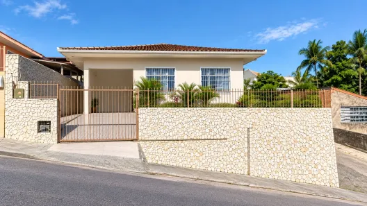 Casa com 2 Quartos para alugar, 360m² no Forquilhinha, São José