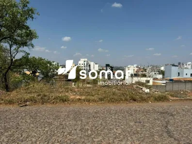 Lote/Terreno à venda, 395m² no Manoel Valinhas, Divinópolis