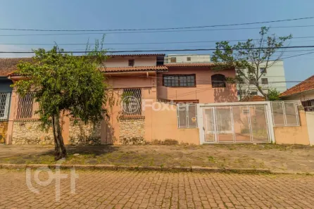 Casa com 4 Quartos à venda, 438m² no Medianeira, Porto Alegre