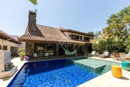 Casa com 5 Quartos à venda, 768m² no Vila Assunção, Porto Alegre