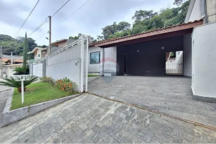 Casa com 3 Quartos para alugar, 200m² no Jardim Maristela, Atibaia