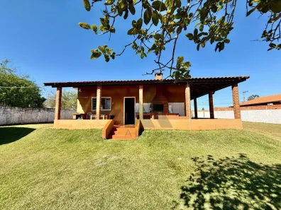 Fazenda/Sítio com 3 Quartos à venda, 221m² no Chácaras Alvorada, Itapetininga