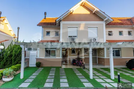 Casa de Condomínio com 3 Quartos à venda, 158m² no Sarandi, Porto Alegre