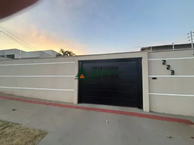 Casa com 2 Quartos à venda, 70m² no Califórnia, Londrina