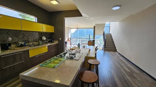 Casa de Condomínio com 4 Quartos à venda, 300m² no Carlos Guinle, Teresópolis